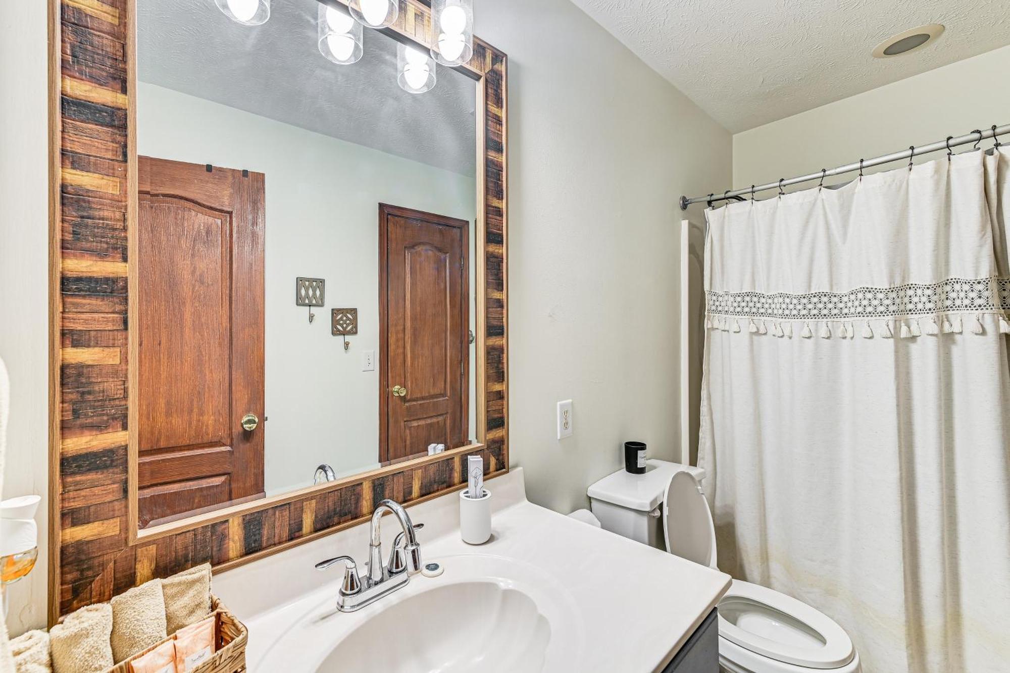 Williamstown Gem With Private Pool And Hot Tub! Villa Buitenkant foto